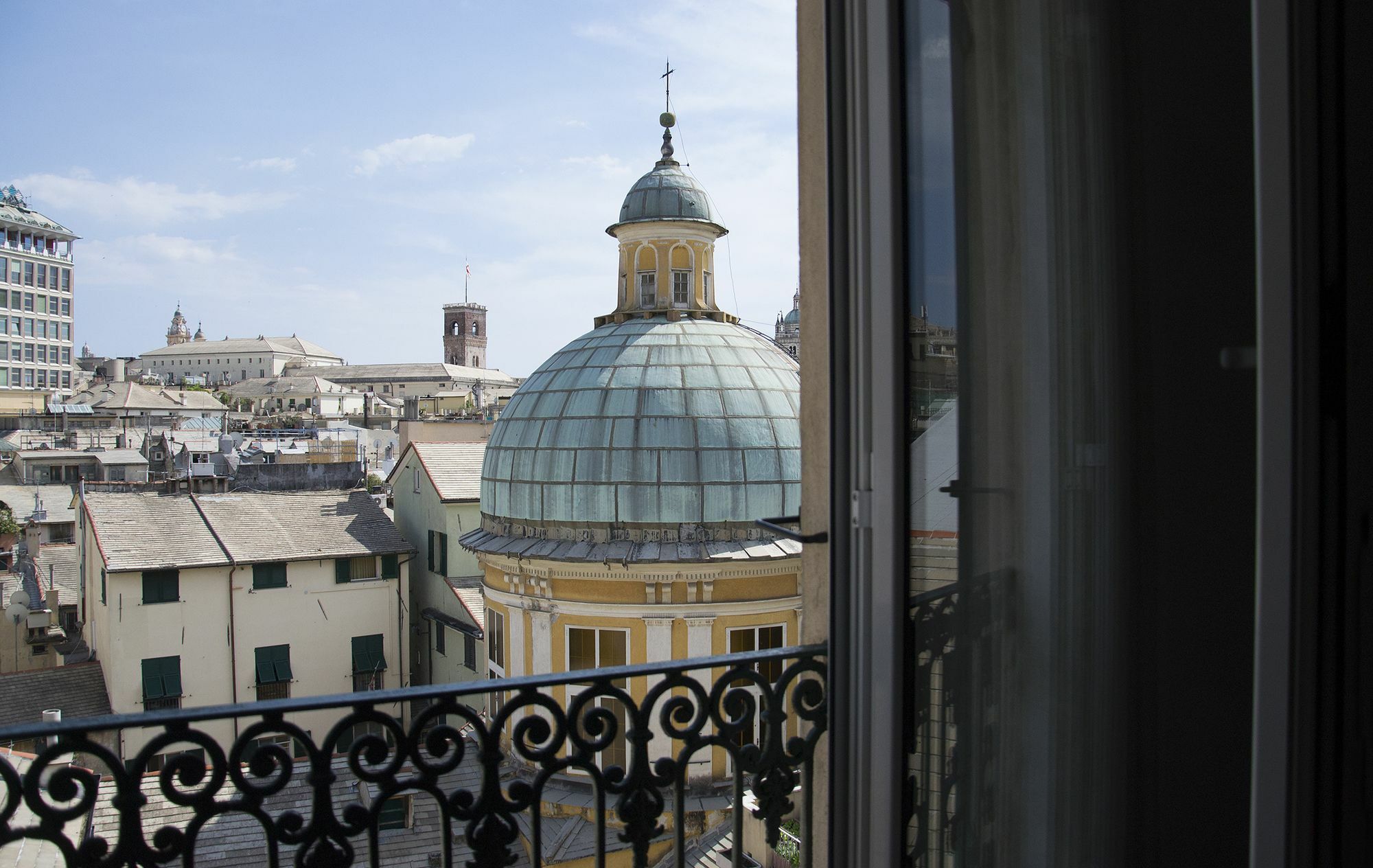 Hotel Sky On The Roofs - Il Cielo Sui Tetti Genua Exterior foto